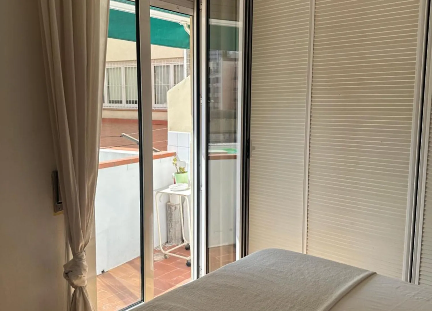 Rooms In Spacious Apartment In City Center Barcelona