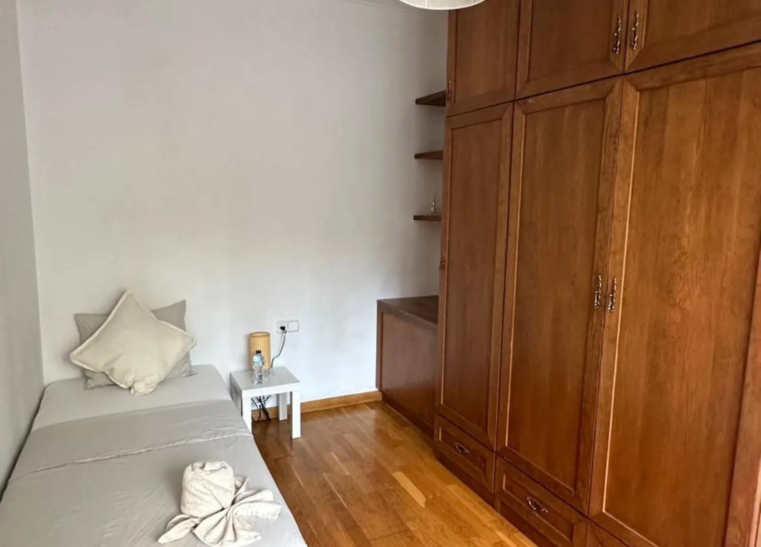 Rooms In Spacious Apartment In City Center Barcelona