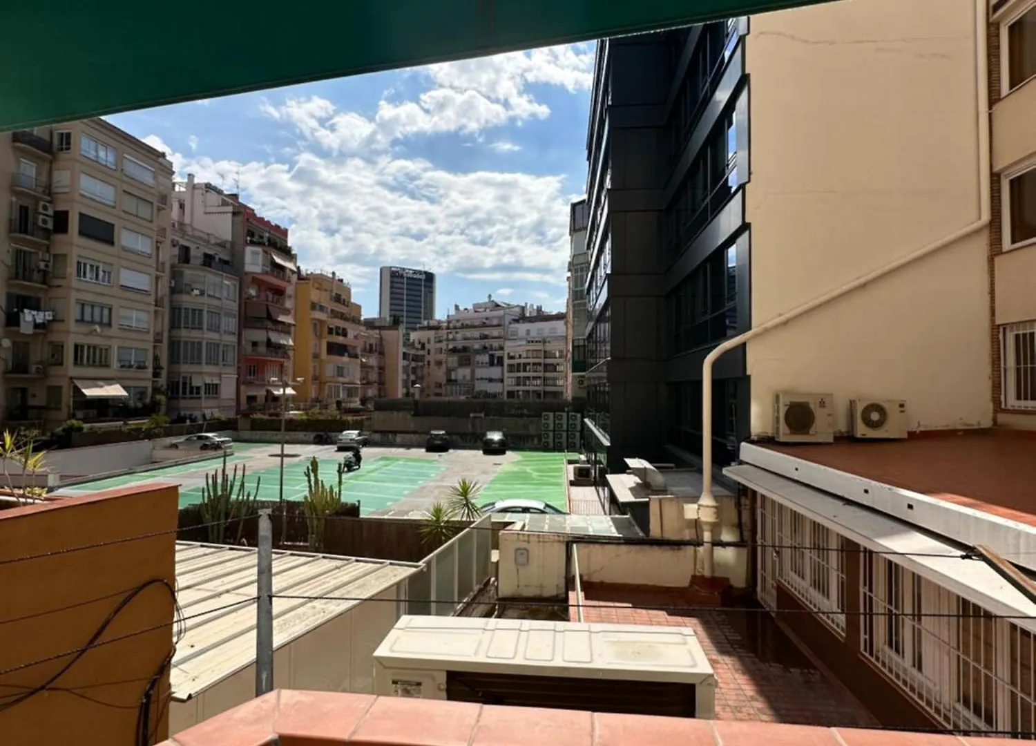 Rooms In Spacious Apartment In City Center Barcelona